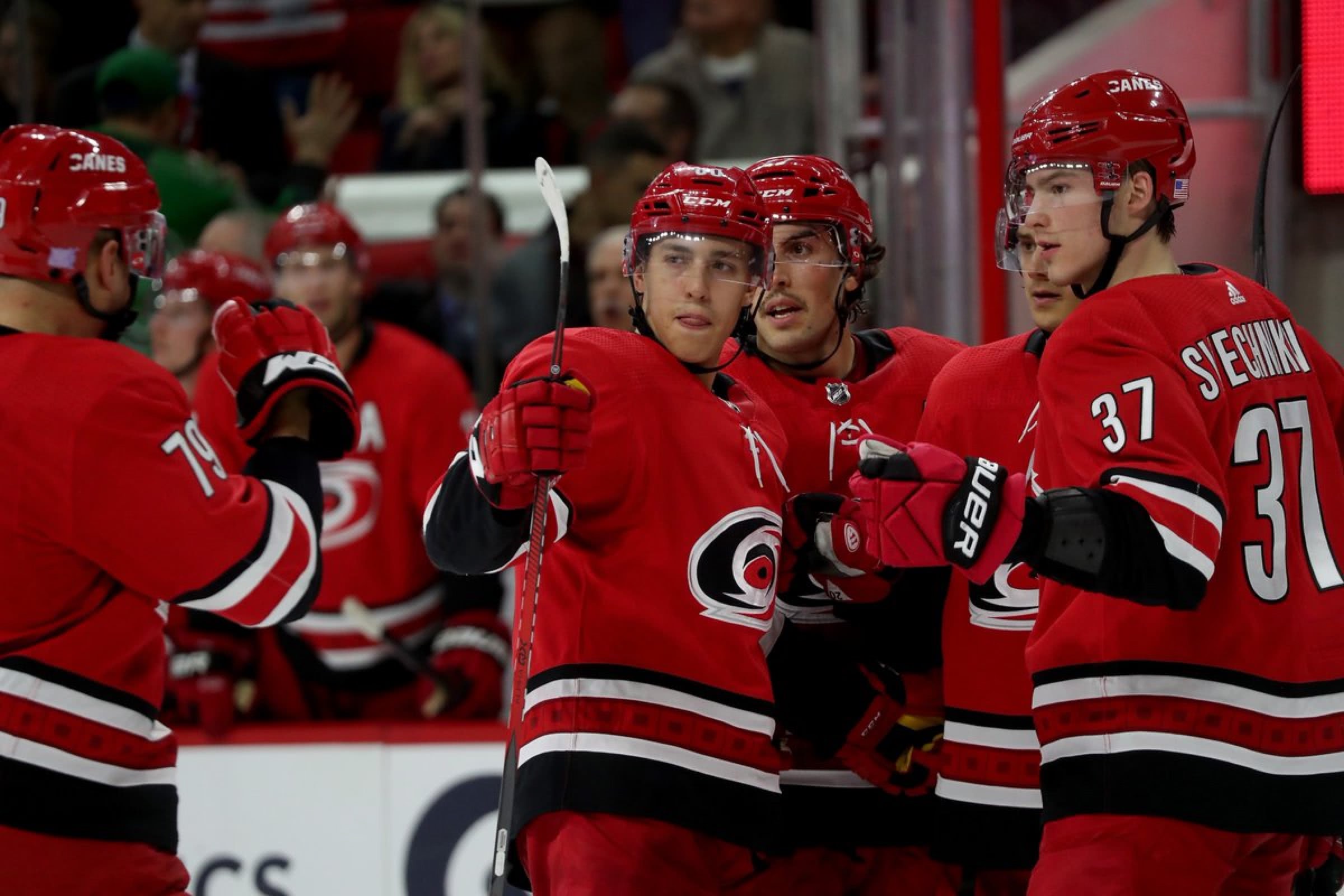 De eerste wedstrijd van Carolina Hurricanes en New York Rangers